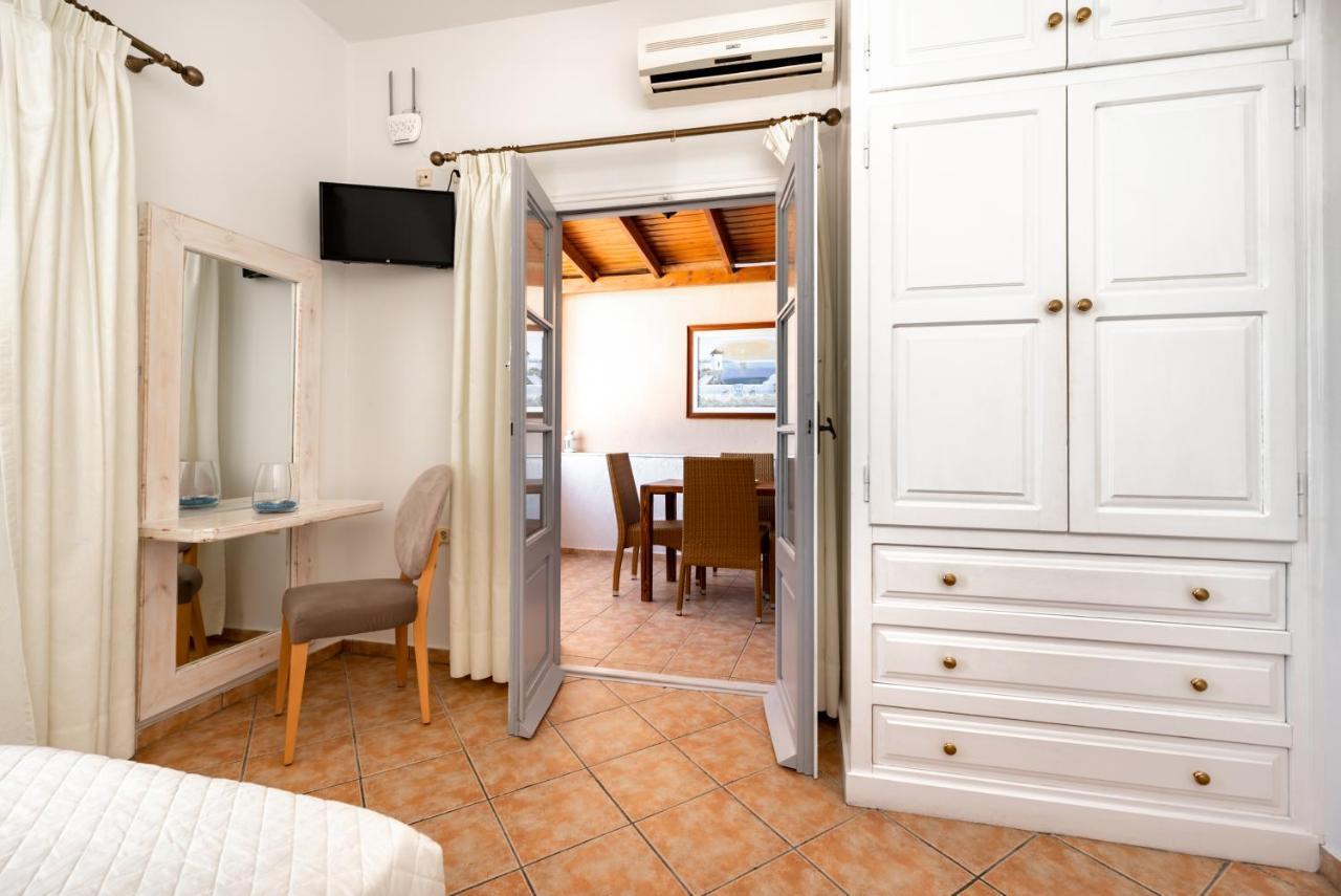 Villa By Hotel Thira Fira  Esterno foto
